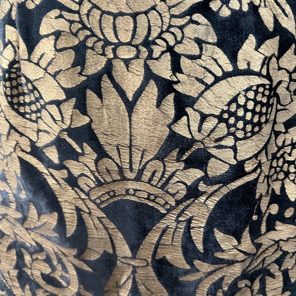 Black and gold Zara skirt in size small - Picture 3 of 8